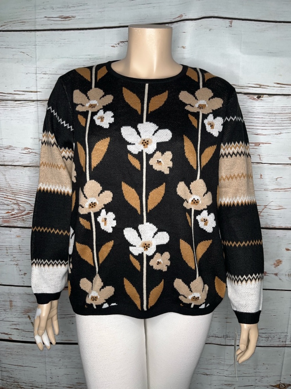 Alfred Dunner Woman NWT Size 3X Black - Tan & White Floral Crewneck Sweater Top
